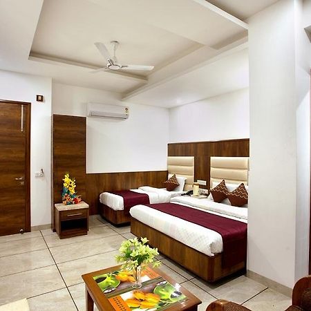 Hotel The Grand Inn Джамму Екстер'єр фото
